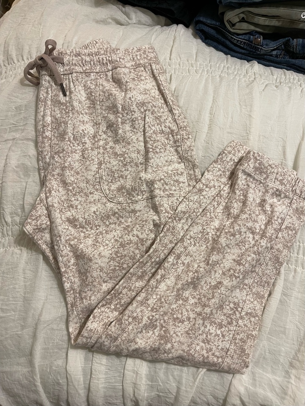 Athleta Women’s Speckled Cream & Taupe Knit Jogger Pants